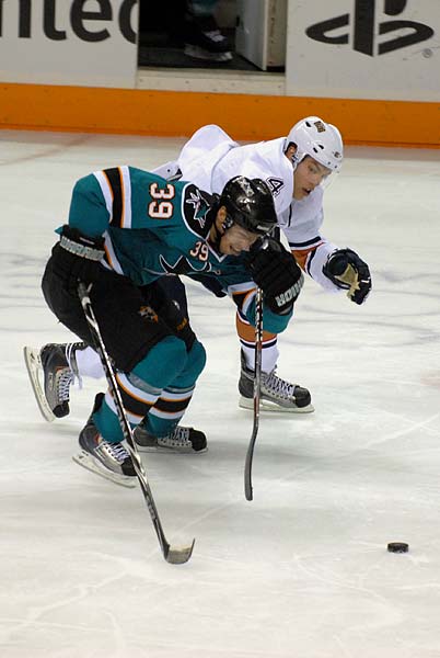 San Jose Sharks Logan Couture Edmonton Oilers Taylor Hall goal calder rookie race