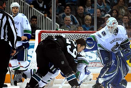San Jose Sharks Vancouver Canucks Ryane Clowe hockey fight