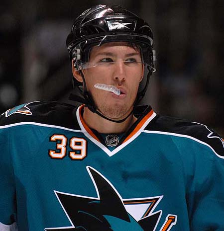 San Jose Sharks and NHL name Logan Couture Rookie of the Month