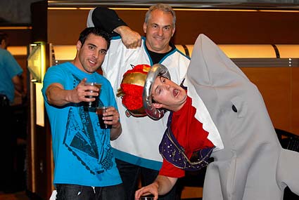 Sharkspage fans of the game with full body Shark eating Kings costume