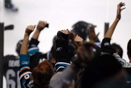 San Jose Sharks celebrate Scott Nichol goal on ice